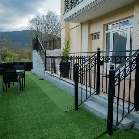 Spacious Apartment *